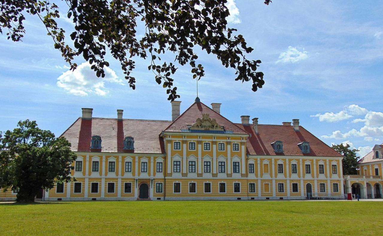Petros Apartmani Vukovar Luaran gambar