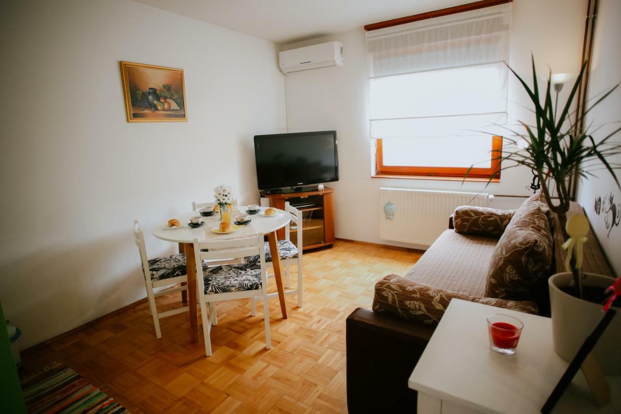 Petros Apartmani Vukovar Luaran gambar