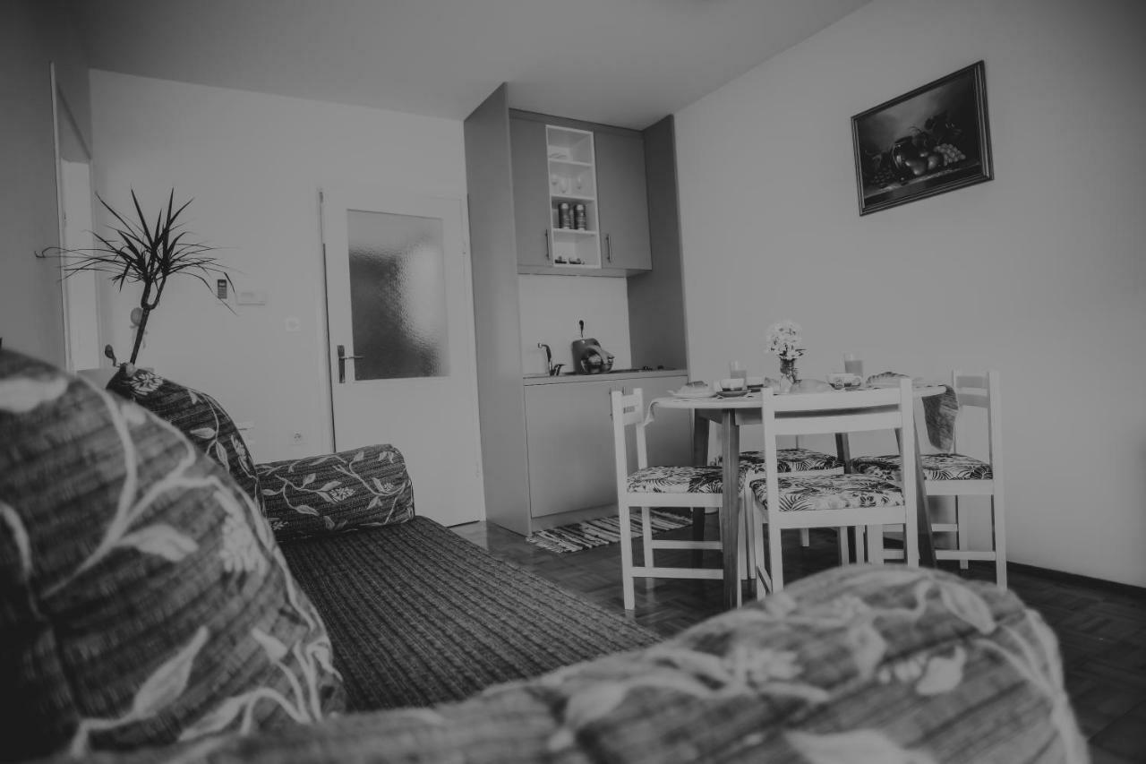 Petros Apartmani Vukovar Luaran gambar