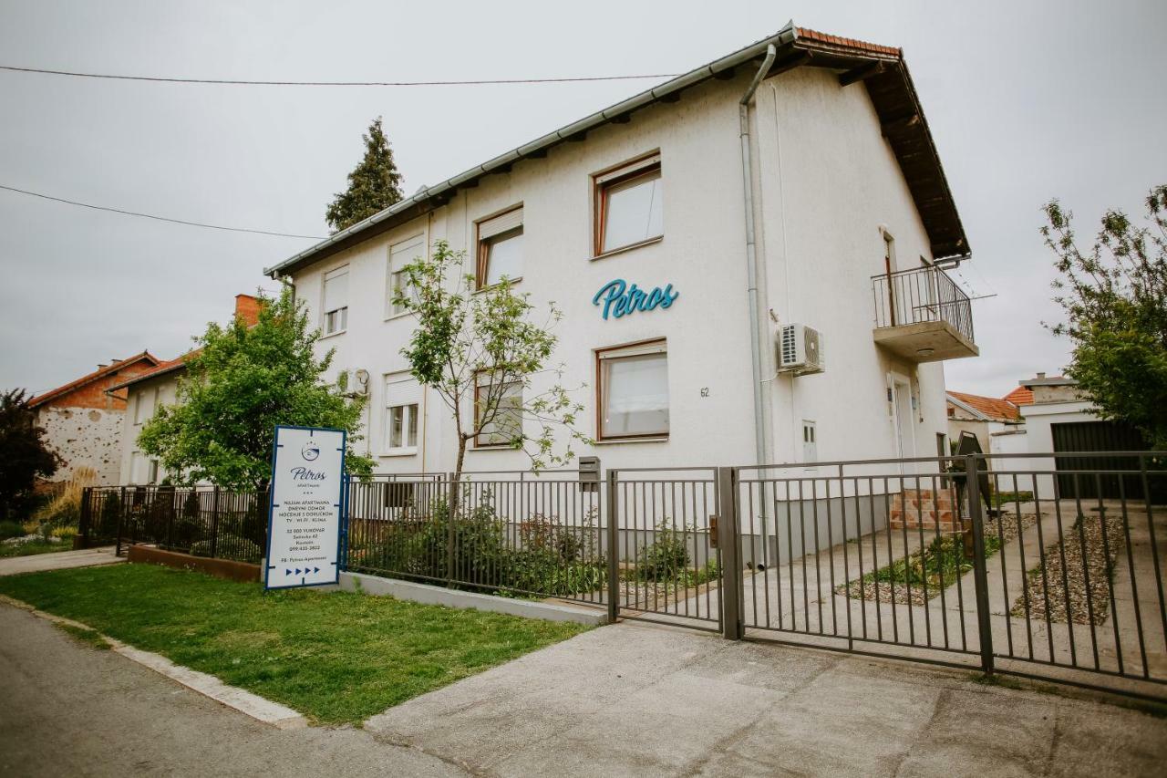 Petros Apartmani Vukovar Luaran gambar